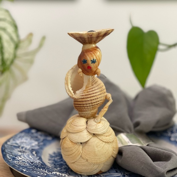 Accents | Vintage Seashell Lady | Poshmark